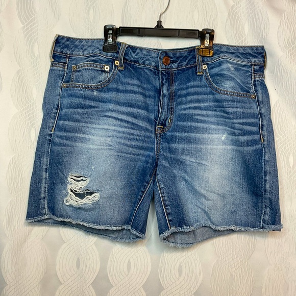 American Eagle Outfitters Pants - American Eagle Outfitters women's shorts 14